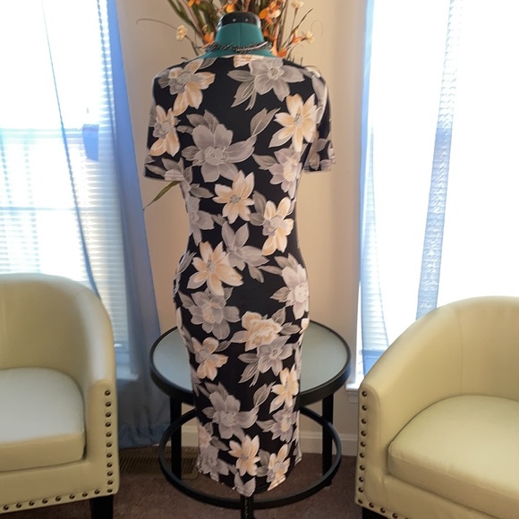Collection | Floral Print Midi Bodycon Dress - Picture 5 of 5